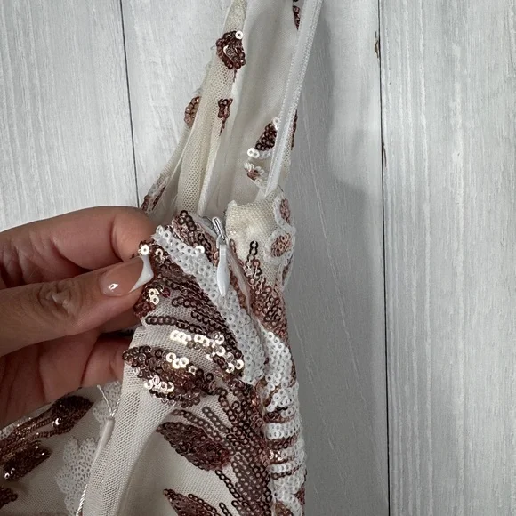 Selfie Leslie White & Gold Floral Sequin Mini Dress - Picture 10 of 10